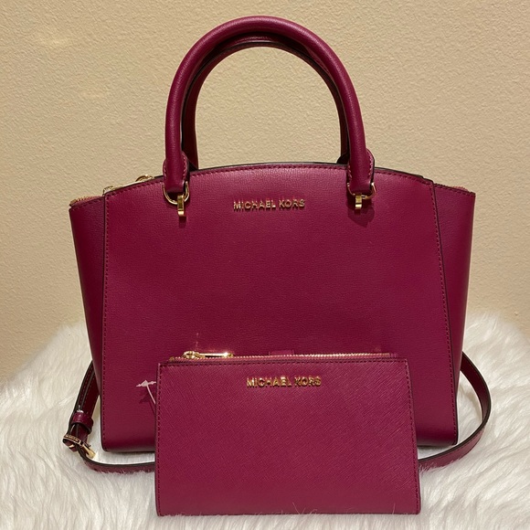 Michael Kors Handbags - Michael Kors and wristlet set